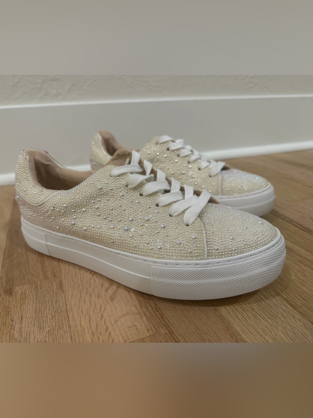 Betsey Johnson SIDNY Pearl Bridal Platform Sneakers 9.5